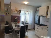 Apartament decomandat, 4 camere, etaj 1/ 4 , cartier Noua