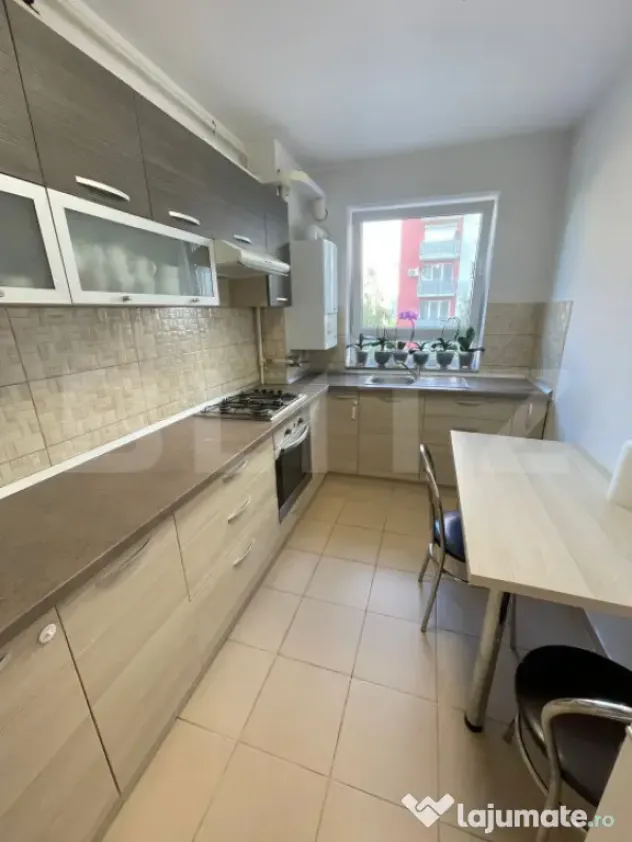 Apartament 2 camere de vânzare, 48 mp, mobilat și utilat,