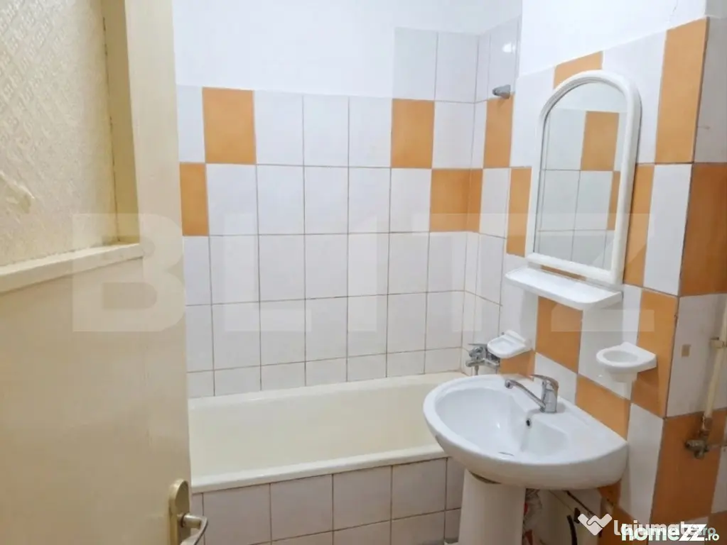 Apartament de vanzare, 57 mp, zona Central Găești