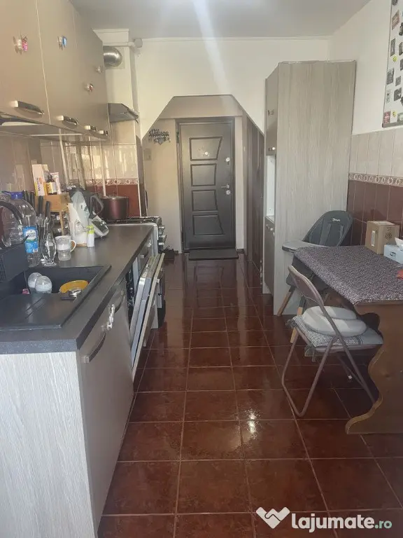 Apartament 3 camere zona NOUA
