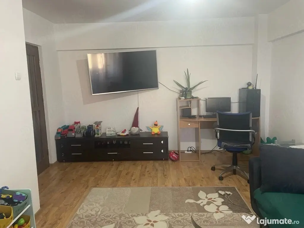 Apartament 3 camere zona NOUA