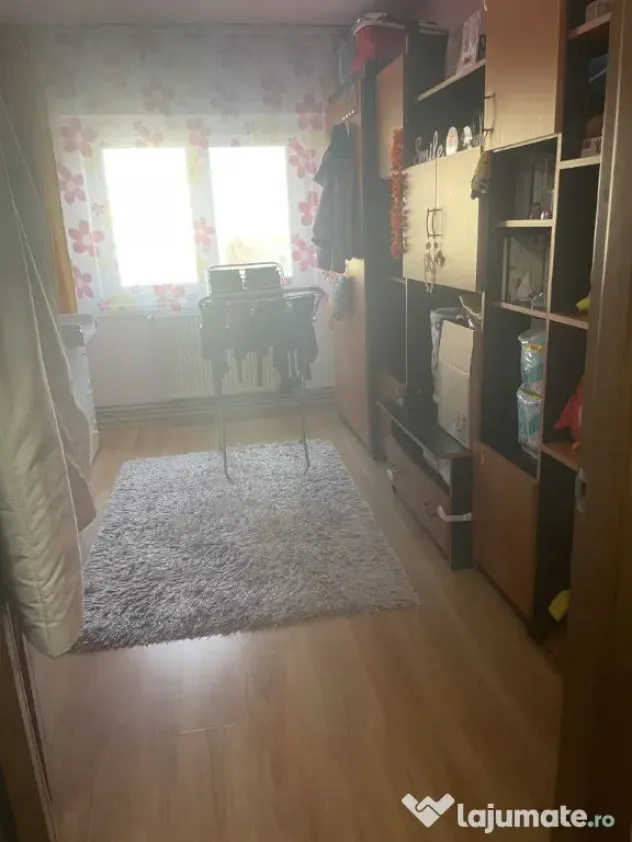 Apartament 3 camere zona NOUA