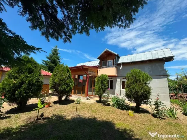 Casa si teren 1000 mp Voluntari