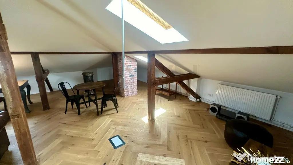 Apartament mansarda renovat in vila Aviatorilor