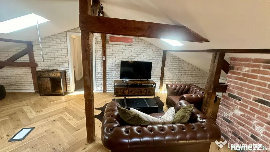Apartament mansarda renovat in vila Aviatorilor