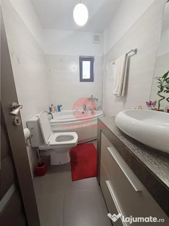 Apartament 3 camere Poarta 6, Modern, Mobilat, Loc de parcar