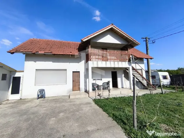 Casa cu 4 camere cu teren de 14,340 mp + platforma de bet...