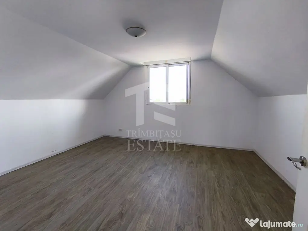 Casa cu 4 camere cu teren de 14,340 mp + platforma de bet...