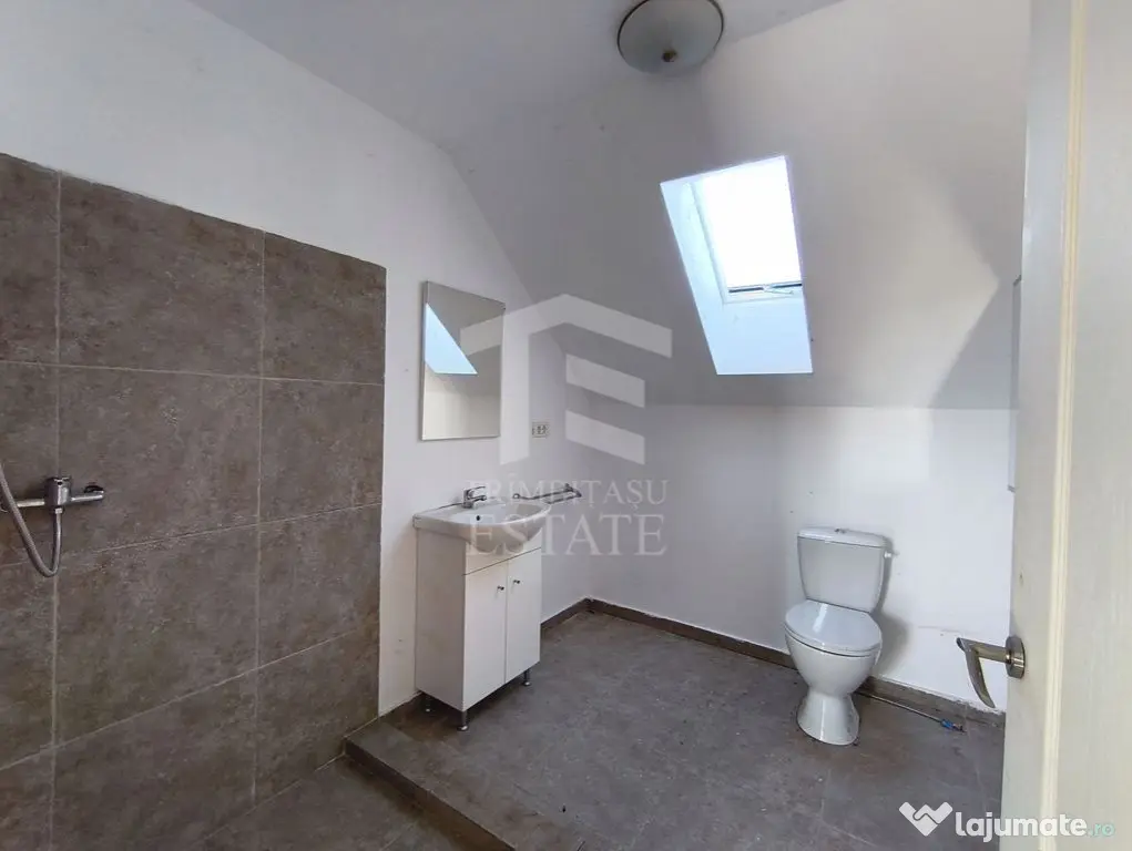 Casa cu 4 camere cu teren de 14,340 mp + platforma de bet...