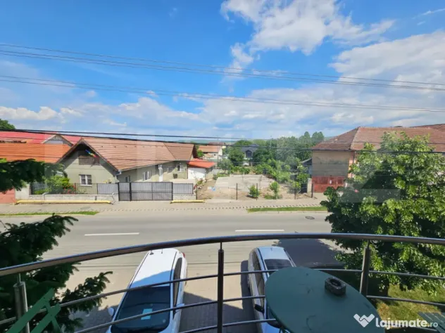 Casă spațioasă cu 5 camere, Oarda, șoseaua principală