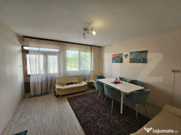 Casă spațioasă cu 5 camere, Oarda, șoseaua principală