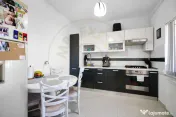 Eremia - Apartament 3 camere + studio | Scara interioara! 