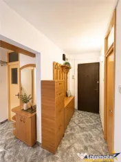 Decomandat, 3 camere, 2 bai, spatiu verde, mobilat, utilat,