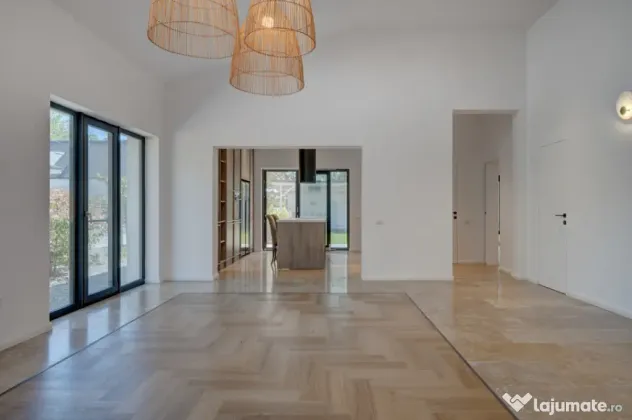 MOON VILLA - ASTORIA, 212 MP TOTAL, 800 MP LOT, LA CHEIE!