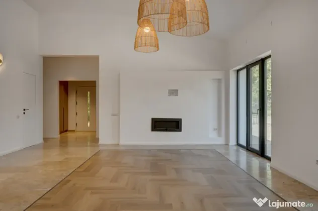 MOON VILLA - ASTORIA, 212 MP TOTAL, 800 MP LOT, LA CHEIE!