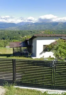 Casa de vanzare, 3 camere, 80 mp - zona linistita langa padu