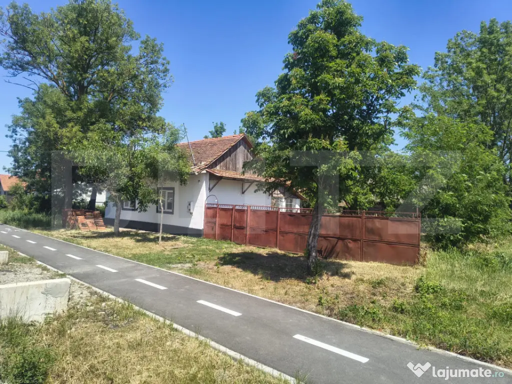 Casă individuală 110 mp cu 3 camere în Tormac