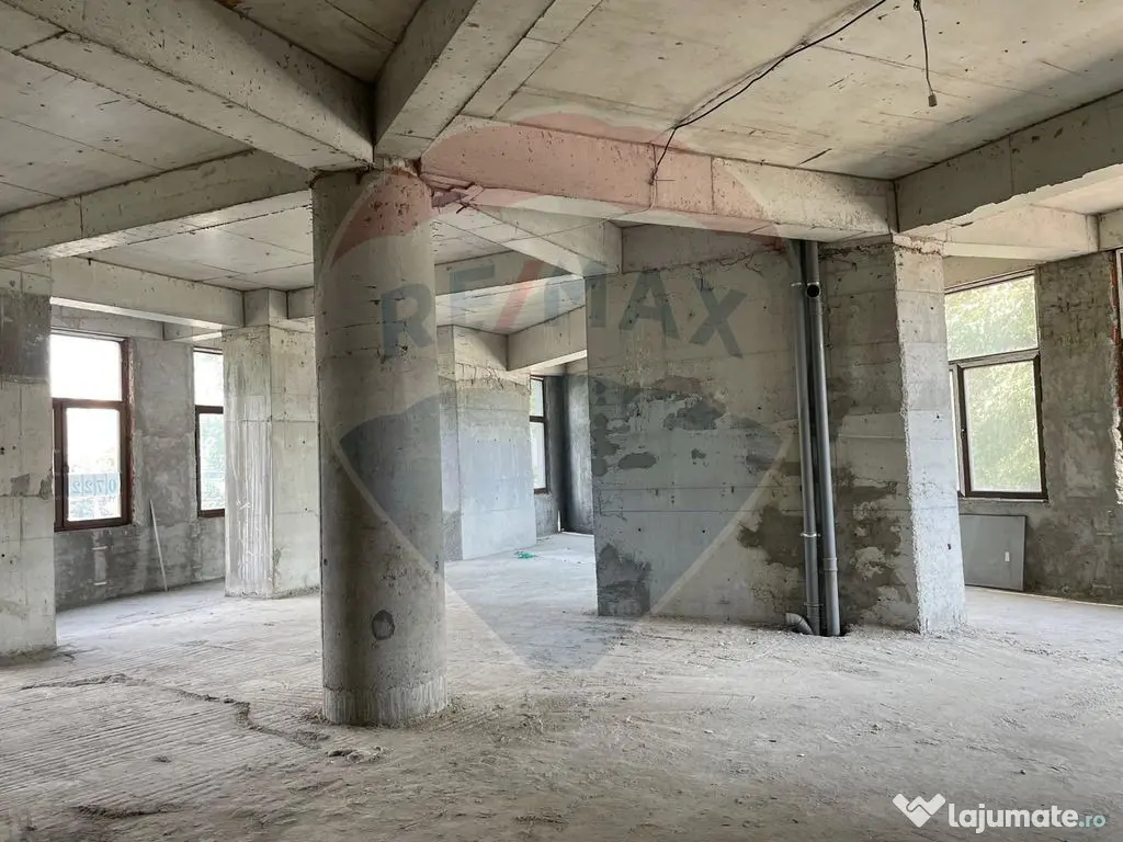Spațiu comercial de 675mp de vânzare în zona Dudesti