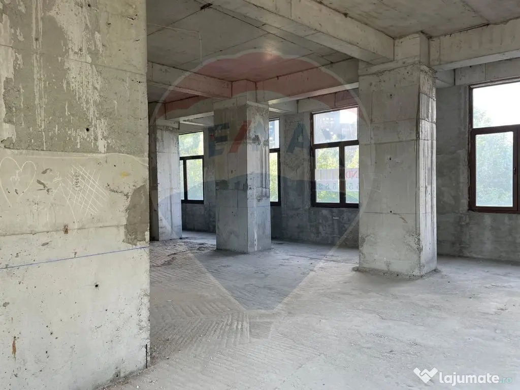 Spațiu comercial de 675mp de vânzare în zona Dudesti