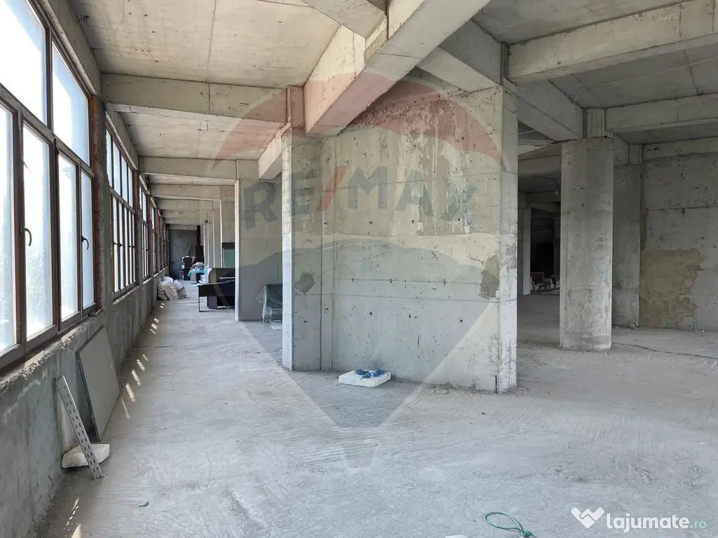 Spațiu comercial de 675mp de vânzare în zona Dudesti