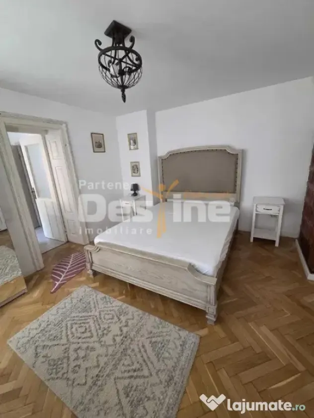 Apartament 2 camere, et. 1, proaspăt renovat, Piața Sfatul
