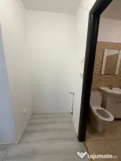 Apartament cu 3 camere 56 mp, zona Centrala .