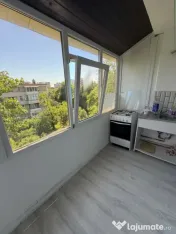 Apartament cu 3 camere 56 mp, zona Centrala .