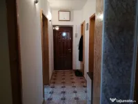 VAND APARTAMENT 3 Camere Îți dorești un apartament complet renovat ?