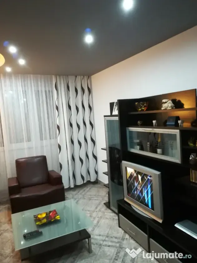 Vand in Onesti Apartament 3 camere DEOSEBIT,utilat