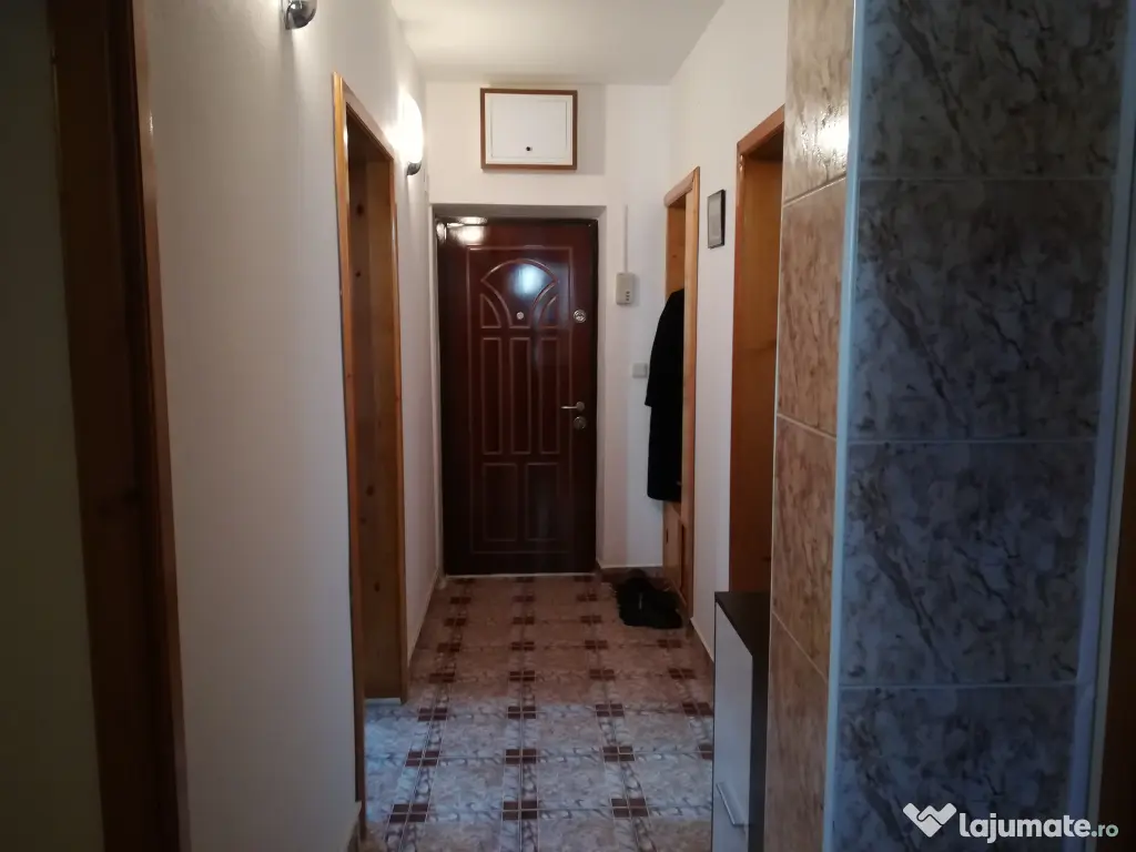 Vand in Onesti Apartament 3 camere DEOSEBIT,utilat