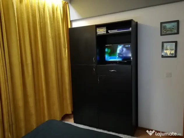 Vand in Onesti Primăria Veche Apartament 3 camere DEOSEBIT,utilat