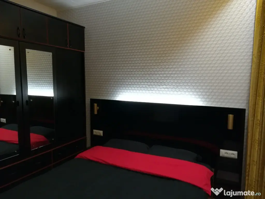 Vand in Onesti Primăria Veche Apartament 3 camere DEOSEBIT,utilat