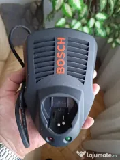Încărcător 10.8V Bosch