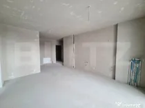 Apartament cu CF, 3 camere, semifinisat, etaj intermediar, z