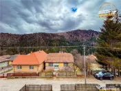 Apartament in casa cu intrare separata si curte proprie, Bai