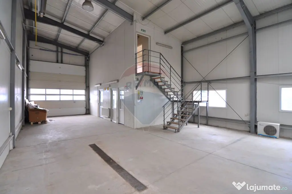 Spațiu industrial de închiriat, 248 mp la șosea