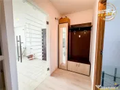Apartament cu 3 camere, decomandat, etaj2, Central, Sfantu G 