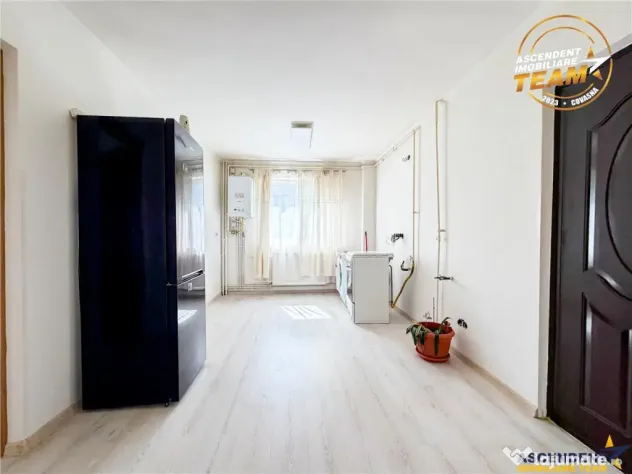 Apartament cu 3 camere, decomandat, etaj2, Central, Sfantu G