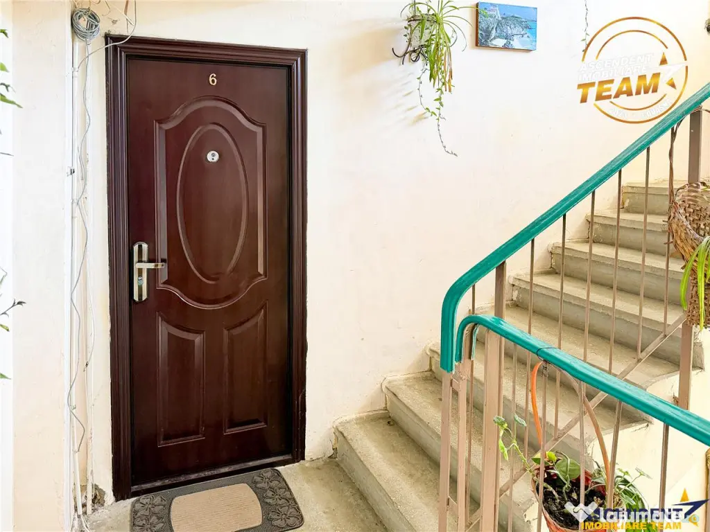 Apartament cu 3 camere, decomandat, etaj2, Central, Sfantu G