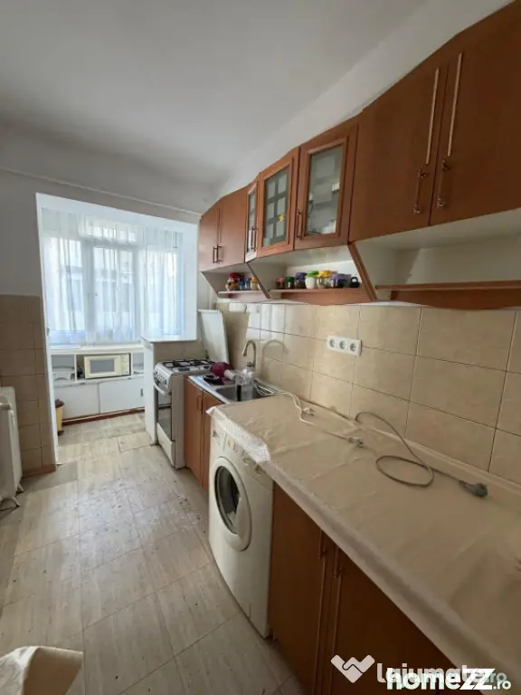 Apartament 3 camere + boxa, etaj intermediar, Radauti