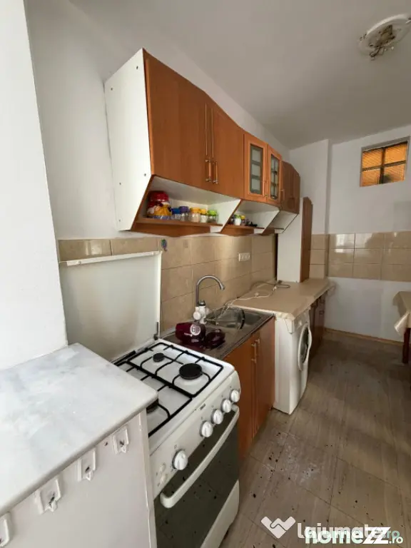Apartament 3 camere + boxa, etaj intermediar, Radauti