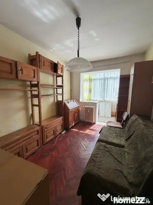 Apartament 3 camere + boxa, etaj intermediar, Radauti