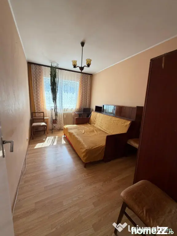 Apartament 3 camere + boxa, etaj intermediar, Radauti