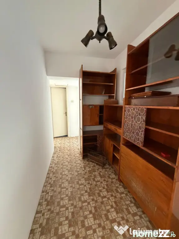 Apartament 3 camere + boxa, etaj intermediar, Radauti