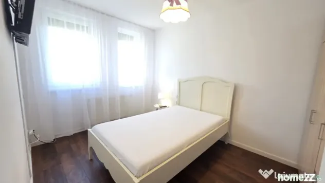 Apartament 3 camere, 75 mp, 2 băi, AC, utilat complet, zona