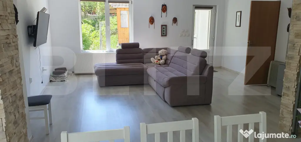 Casă 3 camere finisate (parter) si 7 camere la rosu (Et+M)1
