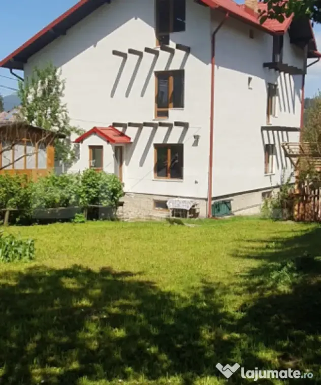 Casă 3 camere finisate (parter) si 7 camere la rosu (Et+M)1