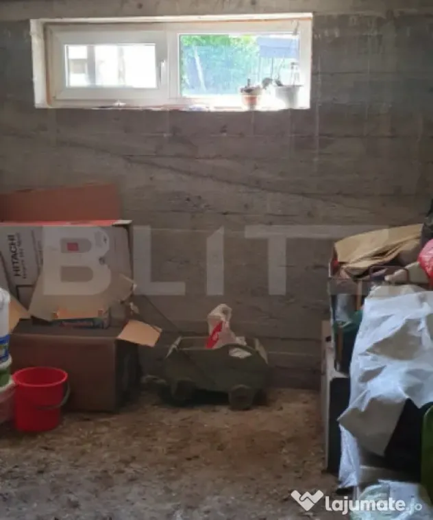 Casă 3 camere finisate (parter) si 7 camere la rosu (Et+M)1
