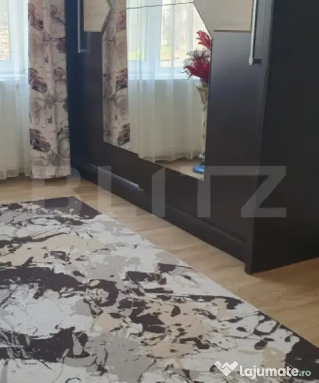 Casă 3 camere finisate (parter) si 7 camere la rosu (Et+M)1