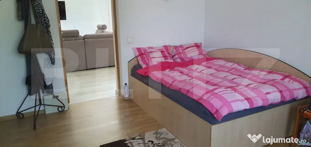 Casă 3 camere finisate (parter) si 7 camere la rosu (Et+M)1
